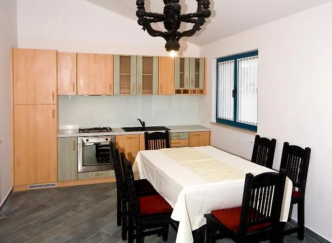 Rooms&apartments Dama Pola