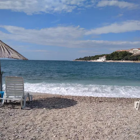 Apartmán And Dama Pula